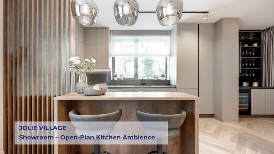 ARQA Jolie Village - open space showroom